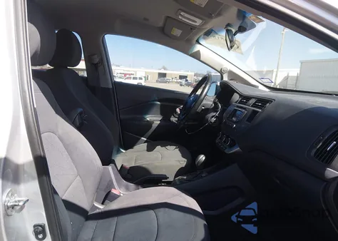 2014 Kia Rio Ex z USA, uszkodzony, nr VIN KNADN4A39E6353468